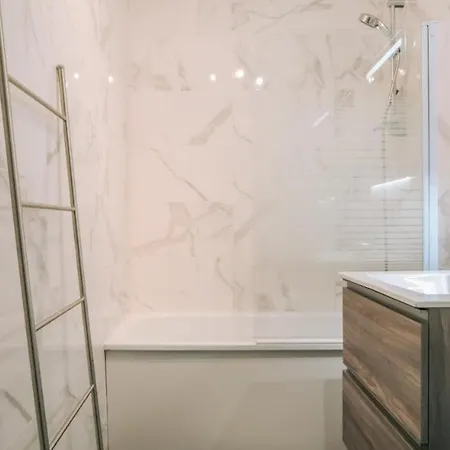 T2 Moderne A 900m Des Plages דירה